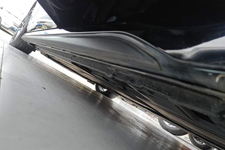 Used Lynk & Co 03 2018 1.5TD DCT JingPro Edition China V Standard Left Side Sill
