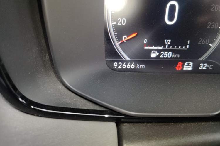 Used Lynk & Co 03 2018 1.5TD DCT JingPro Edition China V Standard Odometer Close Up