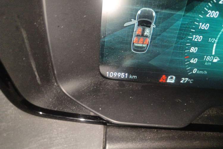Used Lynk & Co 03 2018 1.5TD DCT JingPro Edition China V Standard Odometer Close Up