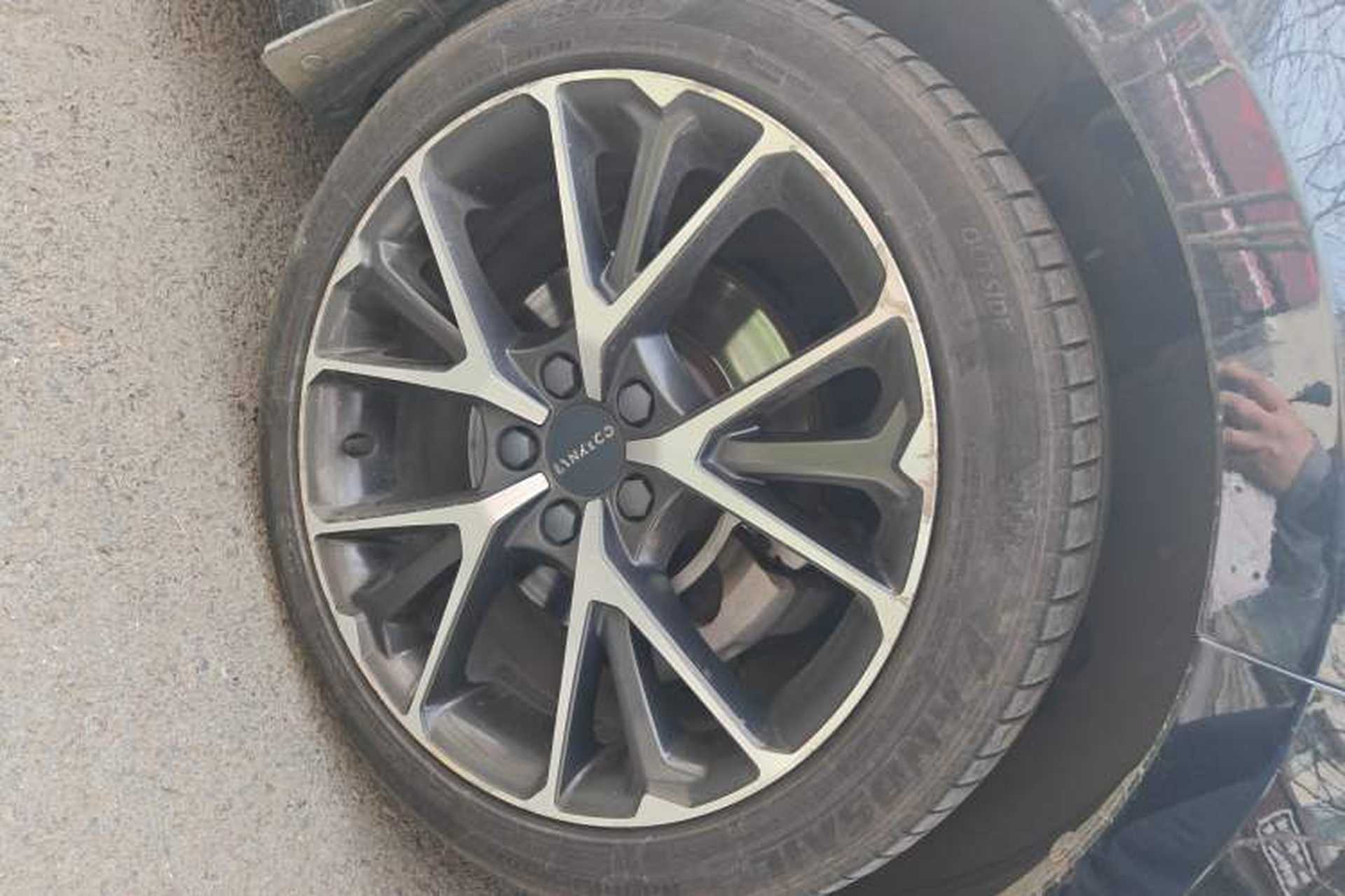 Used Lynk & Co 03 2018 1.5TD DCT JingPro Edition China V Standard Right Front Wheel Hub