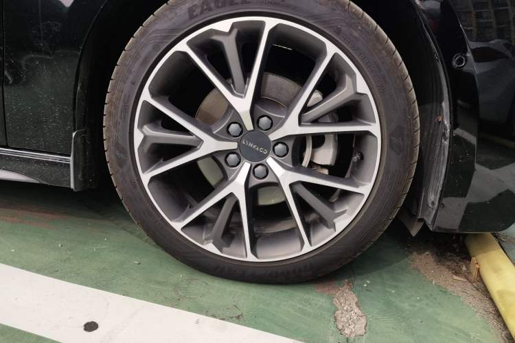 Used Lynk & Co 03 2018 1.5TD DCT JingPro Edition China V Standard Right Front Wheel Hub