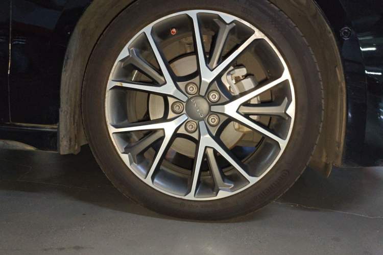 Used Lynk & Co 03 2018 1.5TD DCT JingPro Edition China V Standard Right Front Wheel Hub