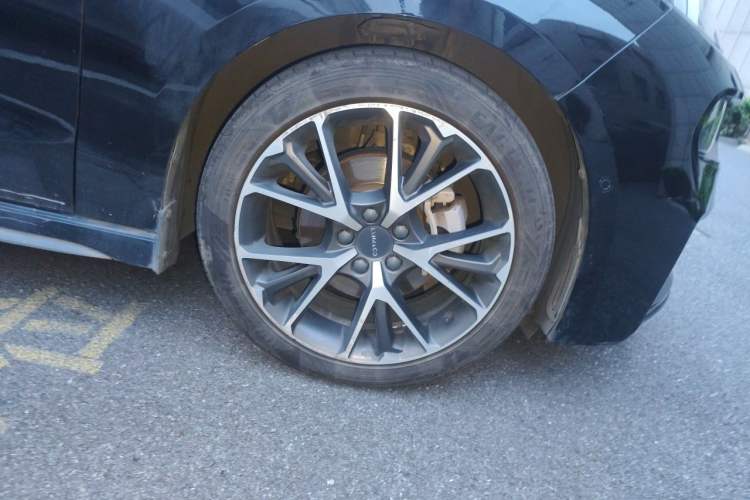 Used Lynk & Co 03 2018 1.5TD DCT JingPro Edition China V Standard Right Front Wheel Hub