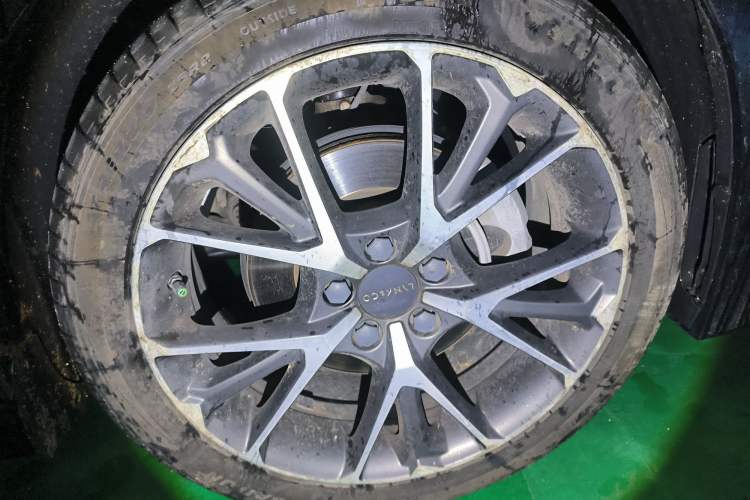 Used Lynk & Co 03 2018 1.5TD DCT JingPro Edition China V Standard Right Front Wheel Hub