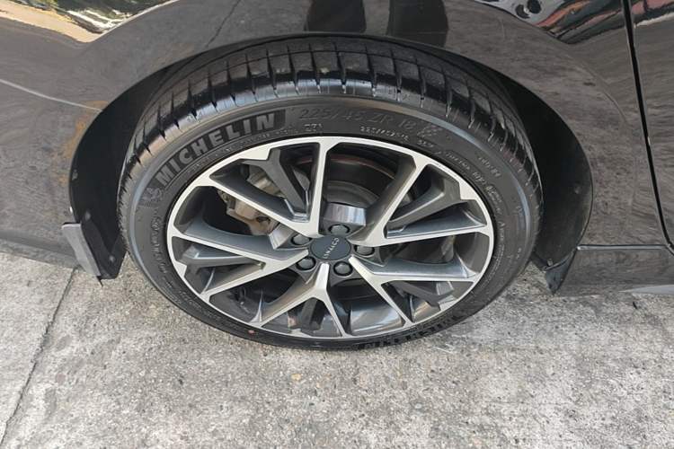 Used Lynk & Co 03 2018 1.5TD DCT JingPro Edition China V Standard Right Rear Wheel Hub