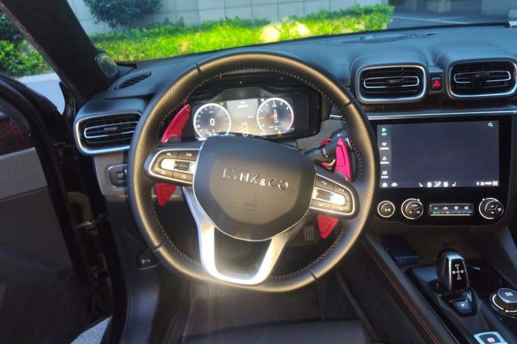 Used Lynk & Co 03 2018 1.5TD DCT JingPro Edition China V Standard Steering Wheel