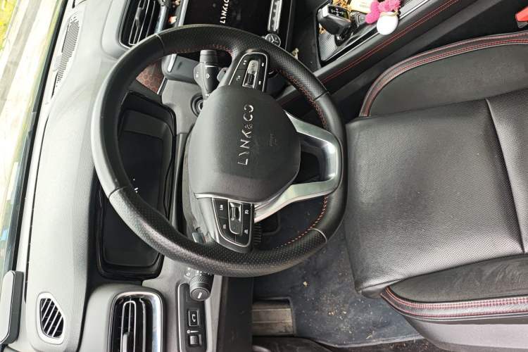 Used Lynk & Co 03 2018 1.5TD DCT JingPro Edition China V Standard Steering Wheel