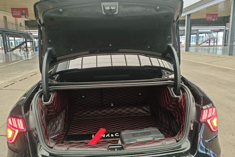 Used Lynk & Co 03 2018 1.5TD DCT JingPro Edition China V Standard Trunk