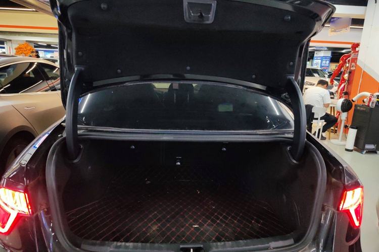 Used Lynk & Co 03 2018 1.5TD DCT JingPro Edition China V Standard Trunk