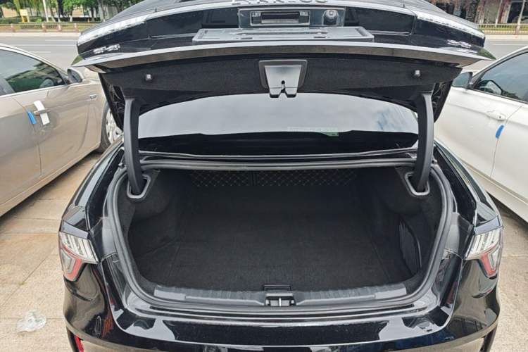 Used Lynk & Co 03 2018 1.5TD DCT JingPro Edition China V Standard Trunk