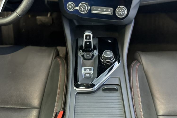 Used Lynk & Co 03 2018 1.5TD DCT JingPro Edition China V Standard Gear Lever