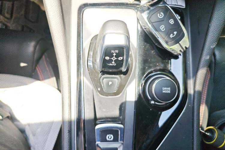 Used Lynk & Co 03 2018 1.5TD DCT JingPro Edition China V Standard Gear Lever
