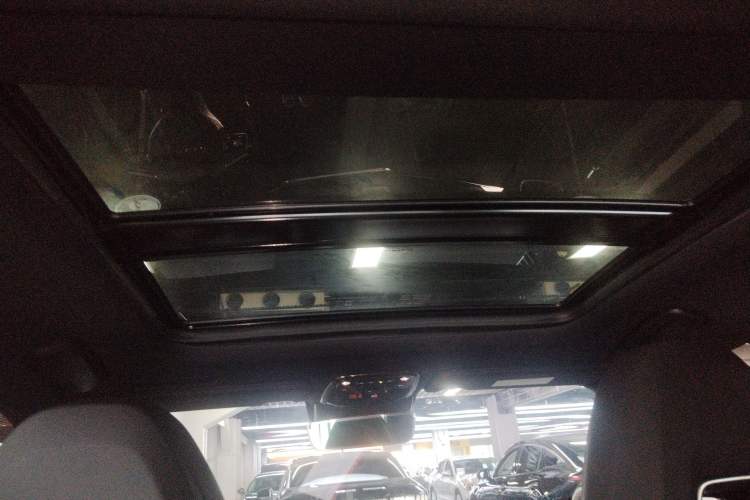Used Lynk & Co 03 2018 1.5TD DCT JingPro Edition China V Standard Headliner