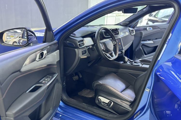Used Lynk & Co 03 2018 1.5TD DCT JingPro Edition China V Standard Interior 3