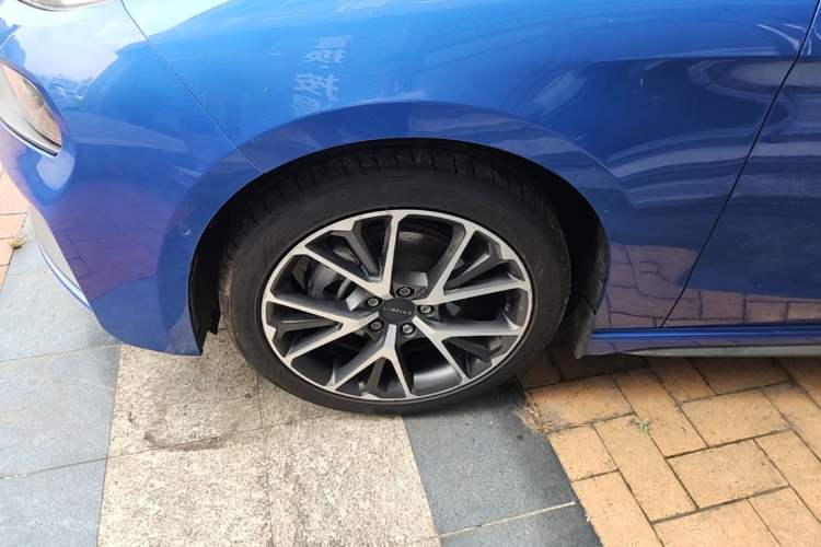Used Lynk & Co 03 2018 1.5TD DCT JingPro Edition China V Standard Left Front Wheel Hub