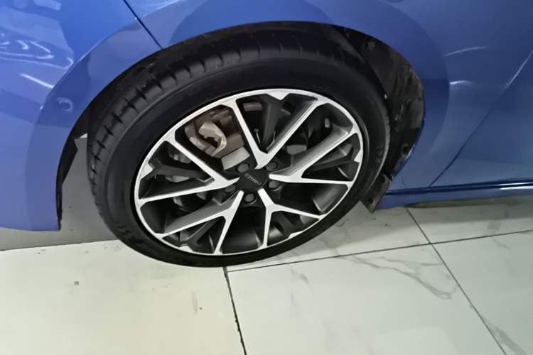 Used Lynk & Co 03 2018 1.5TD DCT JingPro Edition China V Standard Left Front Wheel Hub