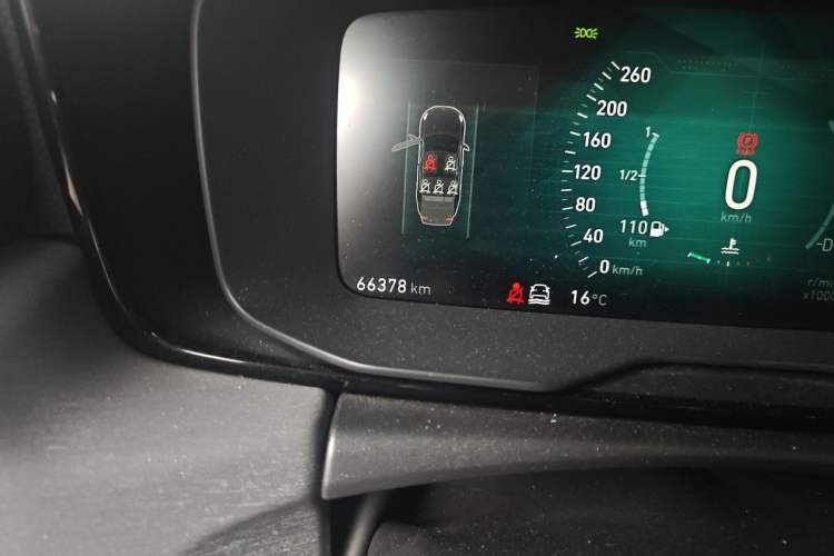 Used Lynk & Co 03 2018 1.5TD DCT JingPro Edition China V Standard Odometer Close Up