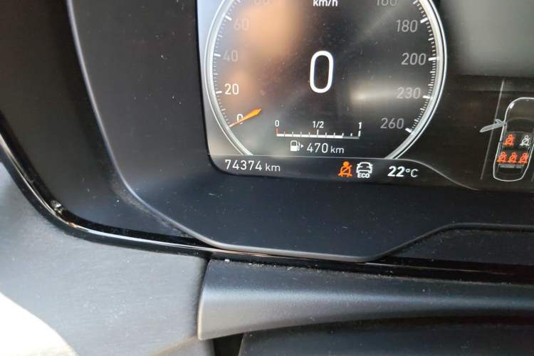 Used Lynk & Co 03 2018 1.5TD DCT JingPro Edition China V Standard Odometer Close Up