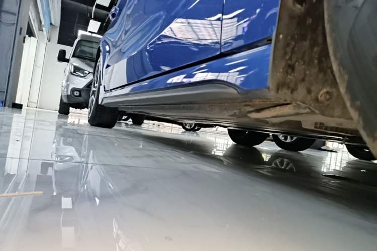 Used Lynk & Co 03 2018 1.5TD DCT JingPro Edition China V Standard Right Side Sill