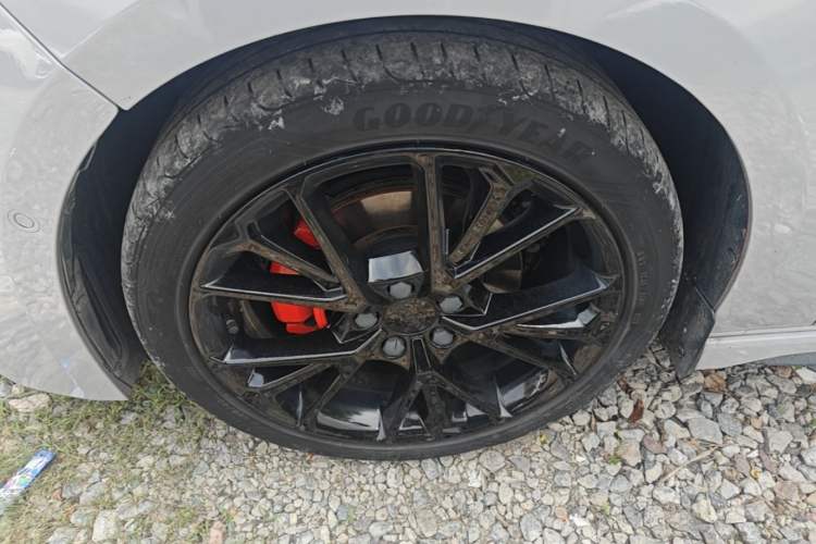 Used Lynk & Co 03 2018 1.5TD DCT JingPro Edition China V Standard Left Front Wheel Hub