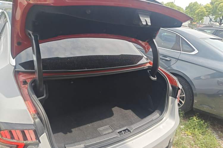 Used Lynk & Co 03 2018 1.5TD DCT JingPro Edition China V Standard Trunk