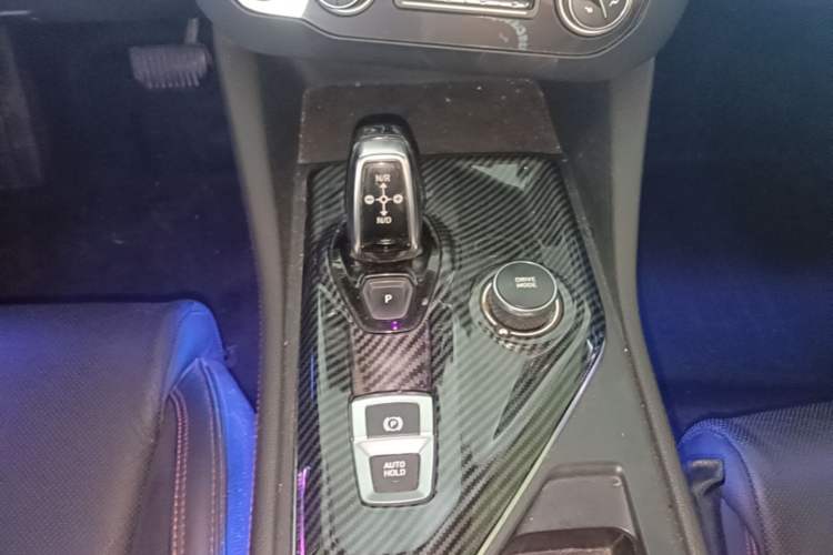 Used Lynk & Co 03 2018 1.5TD DCT JingPro Edition China V Standard Gear Lever
