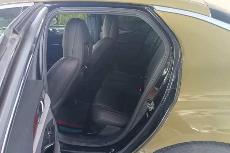 Used Lynk & Co 03 2018 1.5TD DCT JingPro Edition China V Standard Left Rear Seat