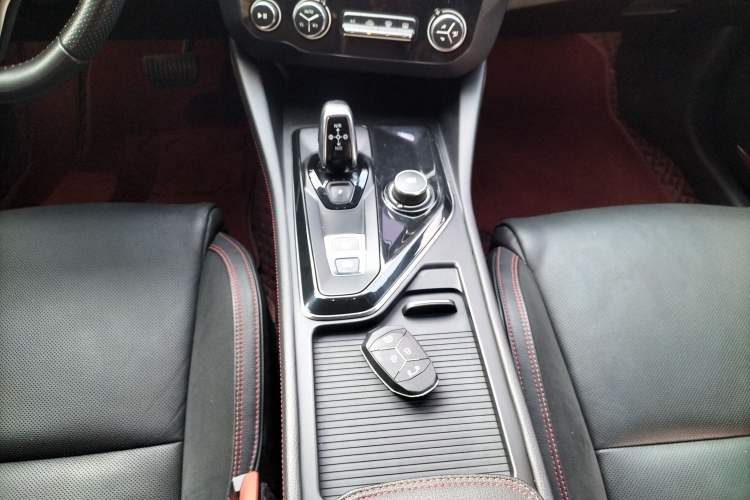 Used Lynk & Co 03 2018 1.5TD DCT JingPro Edition China V Standard Gear Lever