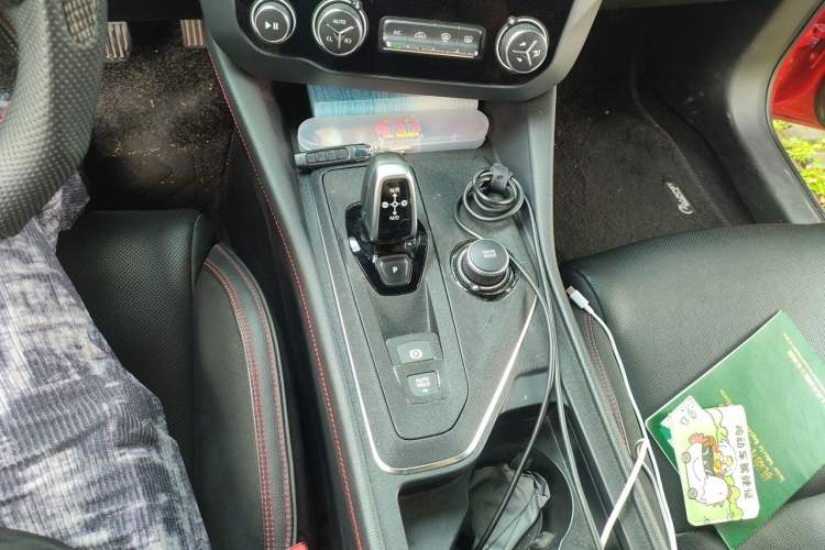 Used Lynk & Co 03 2018 1.5TD DCT JingPro Edition China V Standard Gear Lever