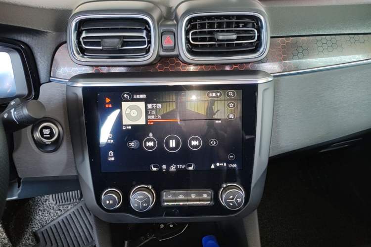 Used Lynk & Co 03 2018 1.5TD DCT Sport Edition China V Standard Audio And AC Panel
