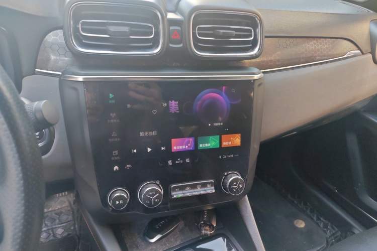 Used Lynk & Co 03 2018 1.5TD DCT JingPro Edition China V Standard Audio And AC Panel