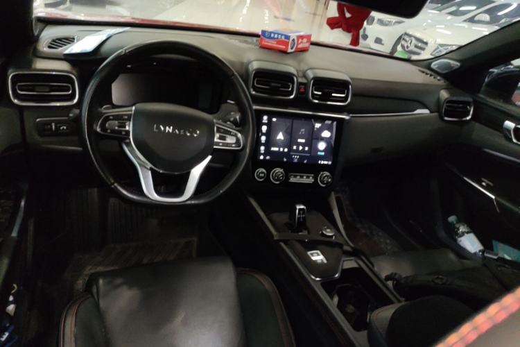 Used Lynk & Co 03 2018 1.5TD DCT JingPro Edition China V Standard Center Console