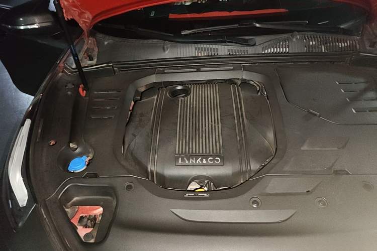 Used Lynk & Co 03 2018 1.5TD DCT JingPro Edition China V Standard Engine Bay Right