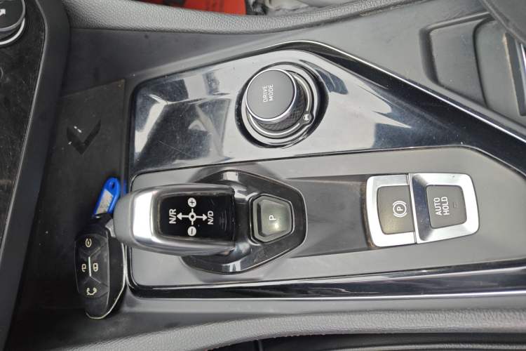 Used Lynk & Co 03 2018 1.5TD DCT JingPro Edition China V Standard Gear Lever