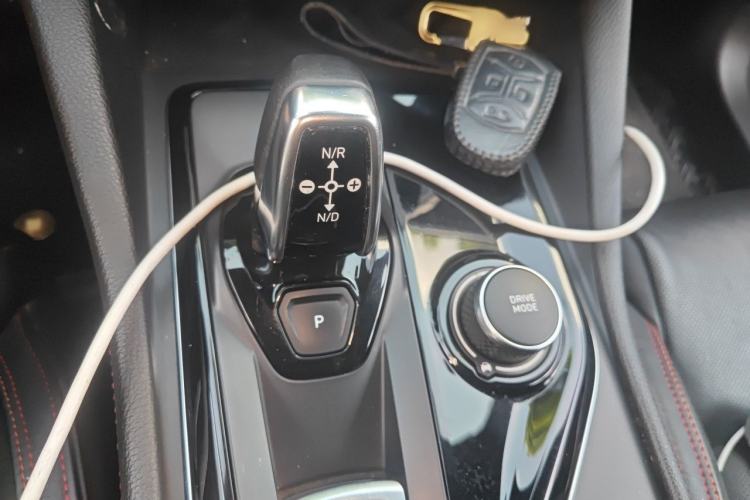 Used Lynk & Co 03 2018 1.5TD DCT JingPro Edition China V Standard Gear Lever