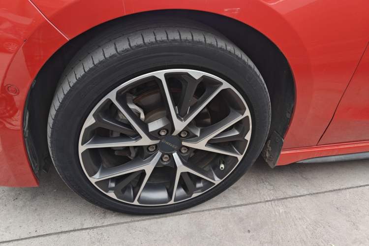 Used Lynk & Co 03 2018 1.5TD DCT JingPro Edition China V Standard Left Front Wheel Hub
