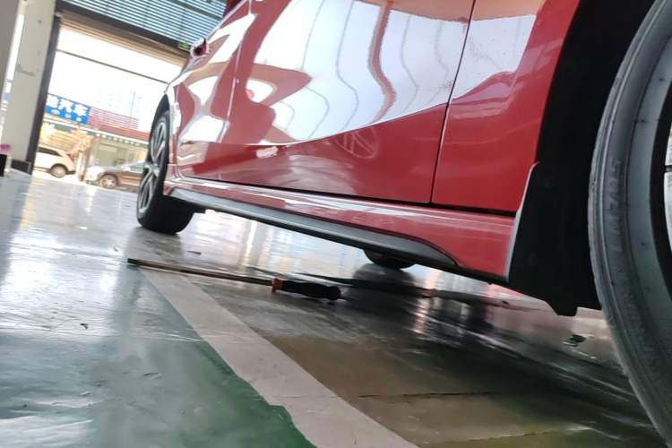 Used Lynk & Co 03 2018 1.5TD DCT Sport Edition China V Standard Right Side Sill