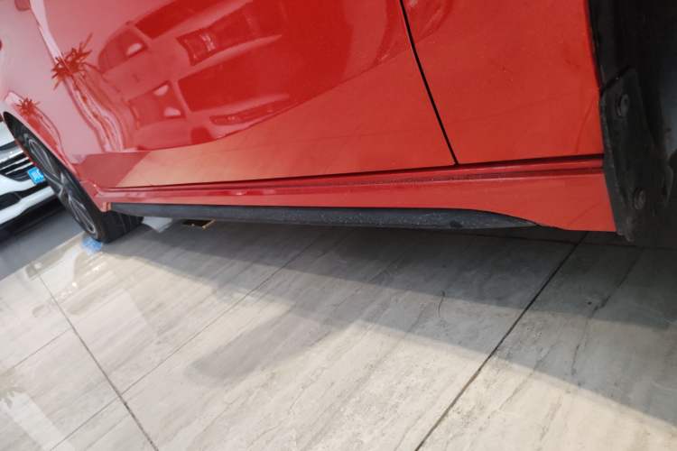 Used Lynk & Co 03 2018 1.5TD DCT Sport Edition China V Standard Right Side Sill