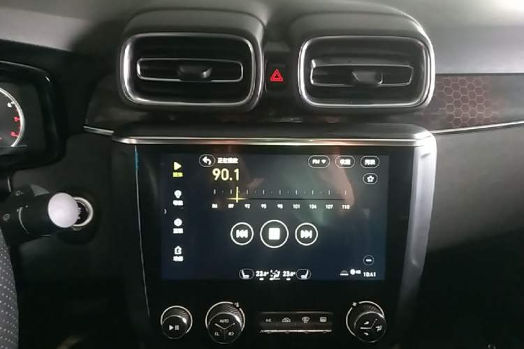 Used Lynk & Co 03 2018 1.5TD DCT Sport Edition China V Standard Audio And AC Panel