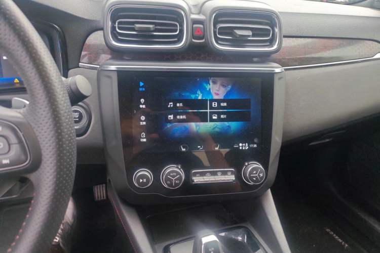 Used Lynk & Co 03 2018 1.5TD DCT Sport Edition China V Standard Audio And AC Panel
