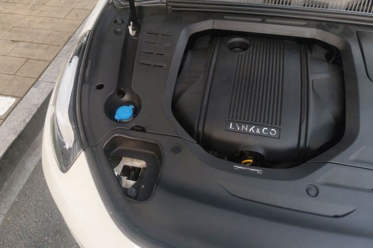 Used Lynk & Co 03 2018 1.5TD DCT JingPro Edition China V Standard Engine Bay Right
