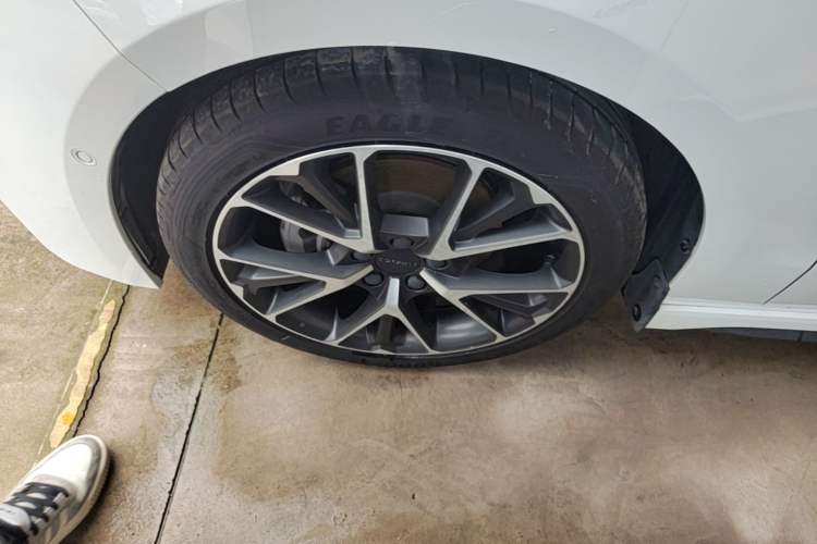 Used Lynk & Co 03 2018 1.5TD DCT JingPro Edition China V Standard Exterior 4