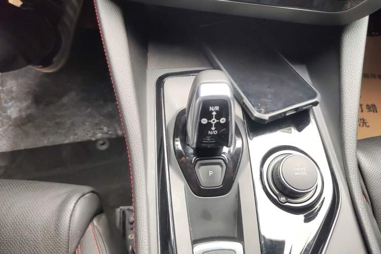 Used Lynk & Co 03 2018 1.5TD DCT JingPro Edition China V Standard Gear Lever
