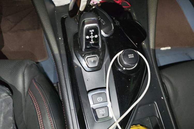 Used Lynk & Co 03 2018 1.5TD DCT JingPro Edition China V Standard Gear Lever