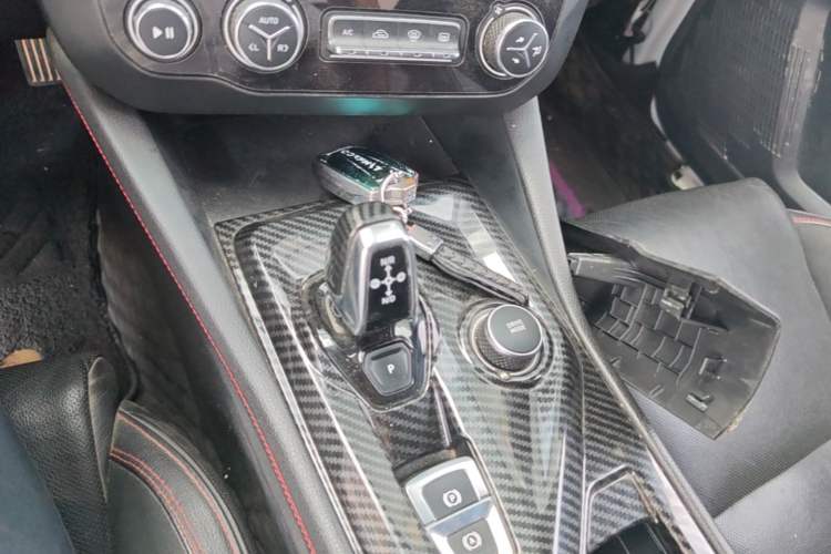 Used Lynk & Co 03 2018 1.5TD DCT JingPro Edition China V Standard Gear Lever