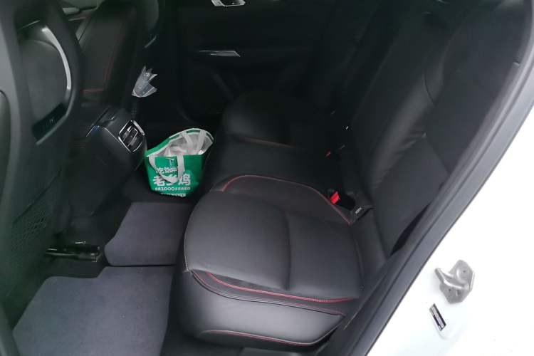 Used Lynk & Co 03 2018 1.5TD DCT JingPro Edition China V Standard Left Rear Seat