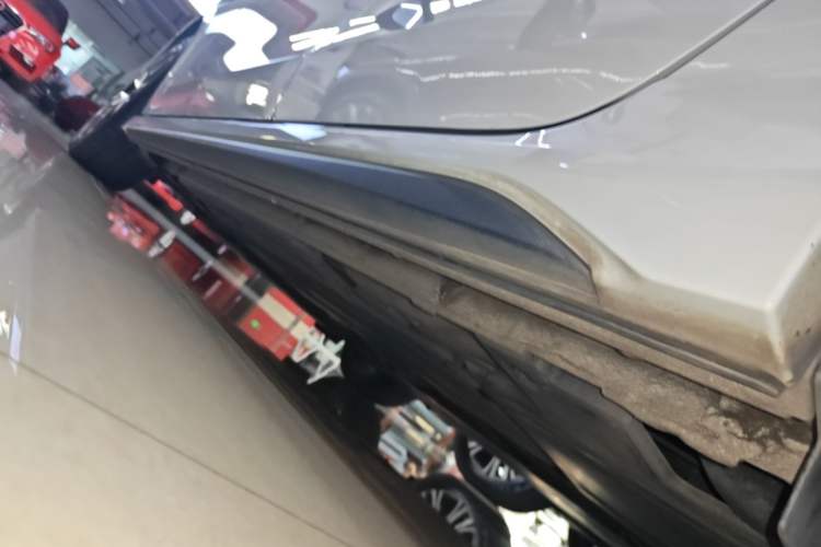Used Lynk & Co 03 2018 1.5TD DCT Sport Edition China V Standard Left Side Sill