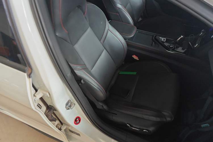 Used Lynk & Co 03 2018 1.5TD DCT JingPro Edition China V Standard Right Front Seat