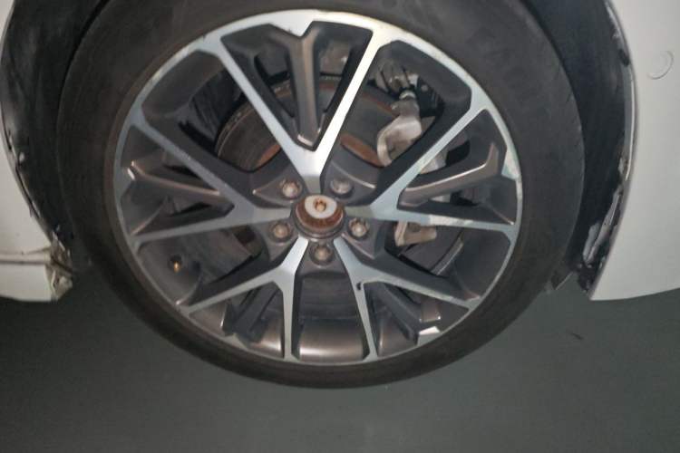 Used Lynk & Co 03 2018 1.5TD DCT JingPro Edition China V Standard Right Front Wheel Hub