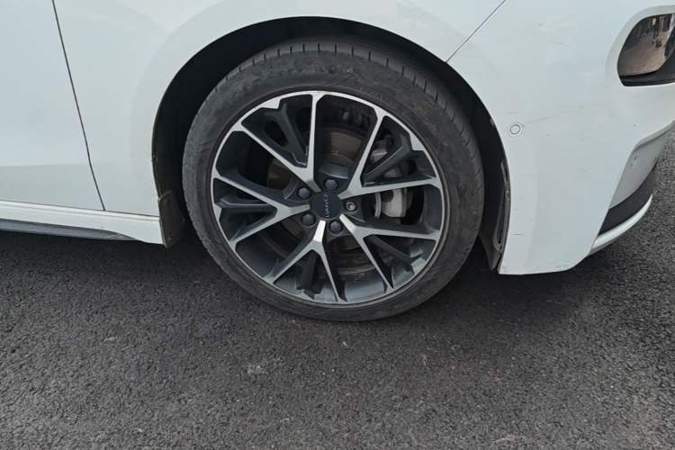 Used Lynk & Co 03 2018 1.5TD DCT JingPro Edition China V Standard Right Front Wheel Hub